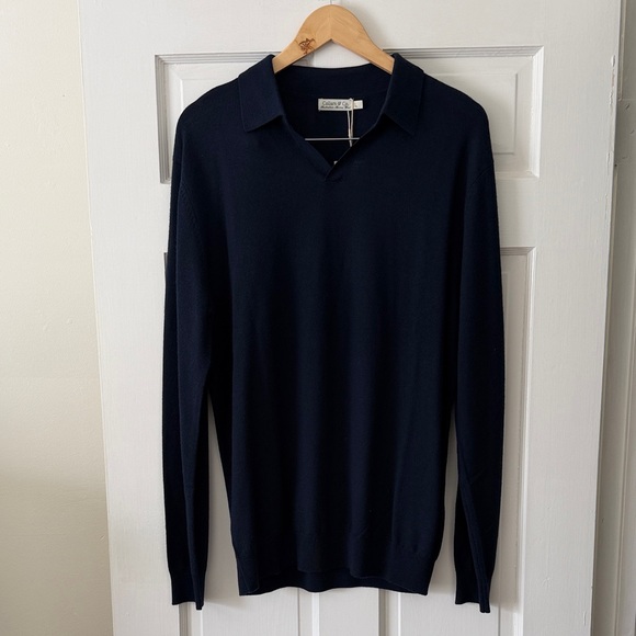 Collars & Co Men's Deep Blue V-Neck Sweater